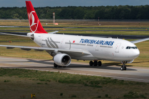 Turkish airlines flight landing